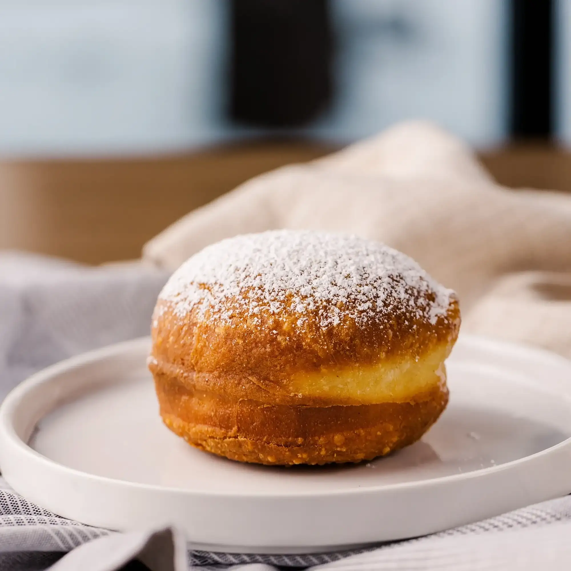 Cream filled bomboloni
